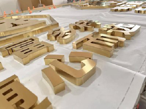 凤凰拉丝不锈钢字的特点。